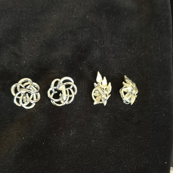 Elegant  Vintage Silver Tone clip on Earrings (  2 pairs) - Picture 1 of 4